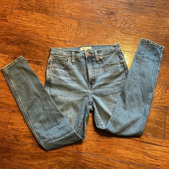 Madewell 10" High-Rise Skinny Crop Jeans in Sheffield Wash - Picture 2 of 8